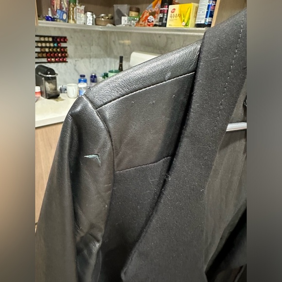 Danier outershell leather - Picture 4 of 7